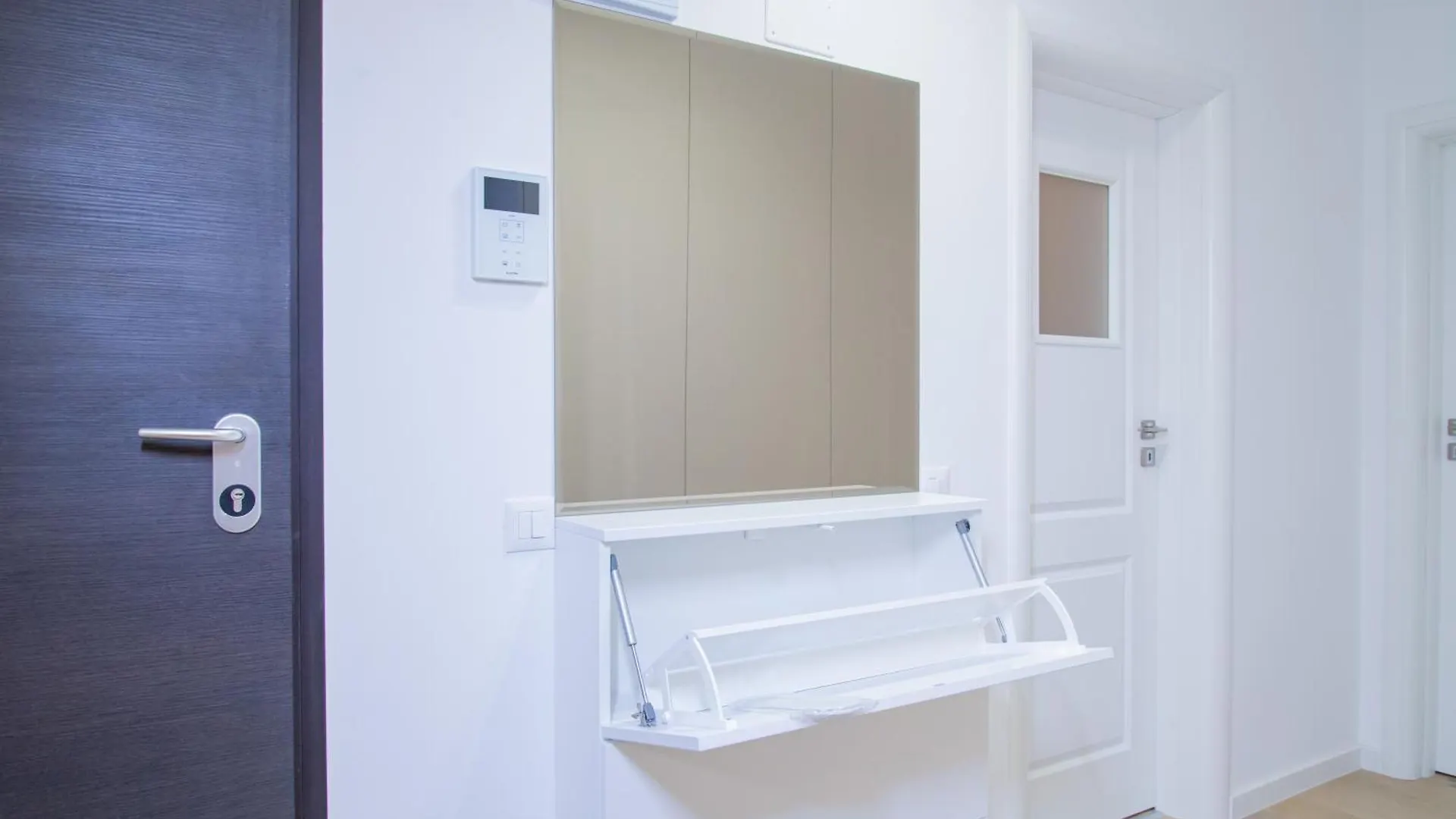 Plaza Residence Bucharest 2 0*,